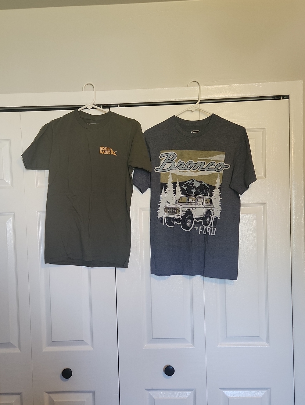 8 Mens Size Small Tshirts. Eddie Bauer, Vans, Cars...